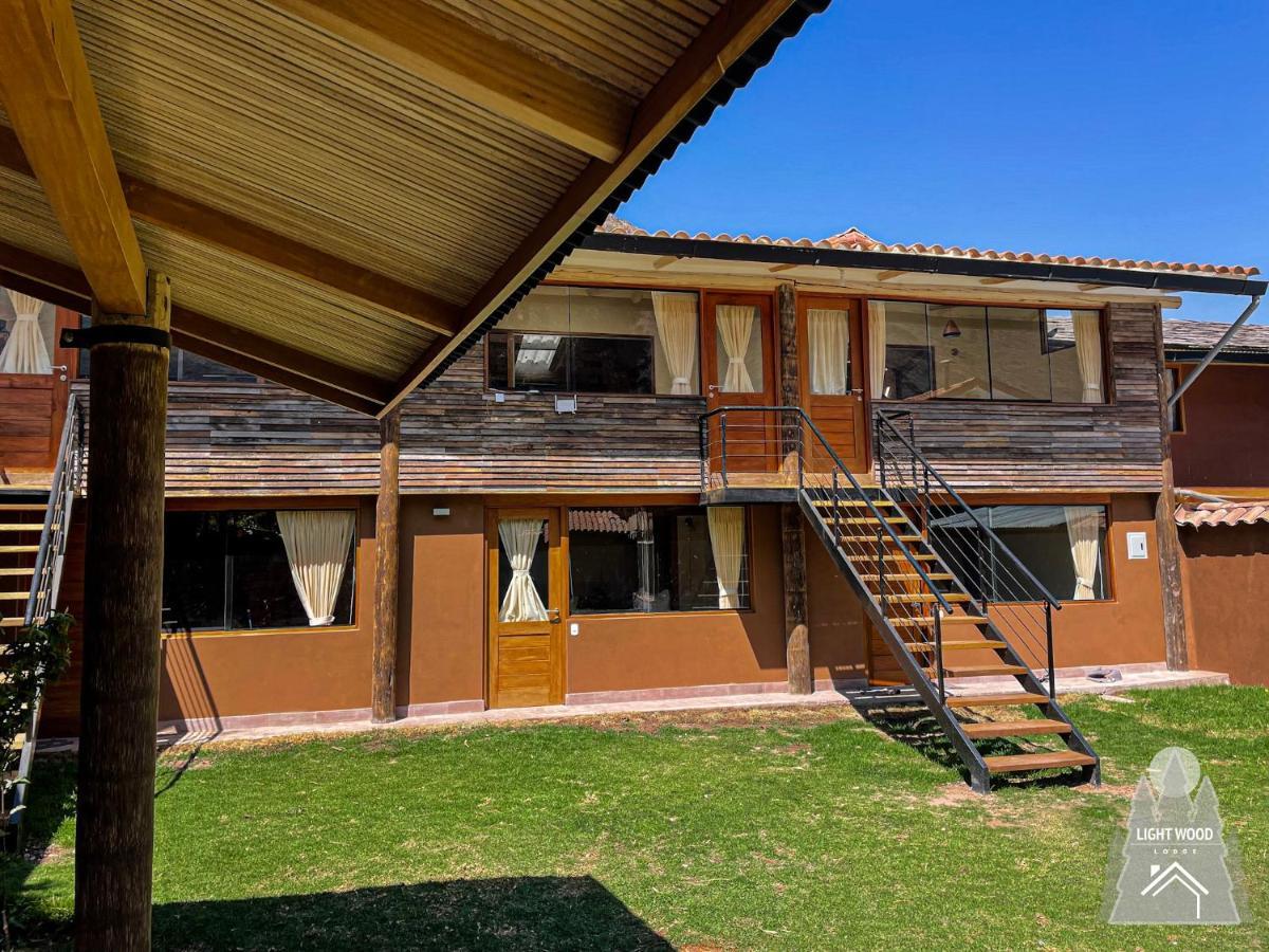 Light Wood Hotel Calca Exterior photo